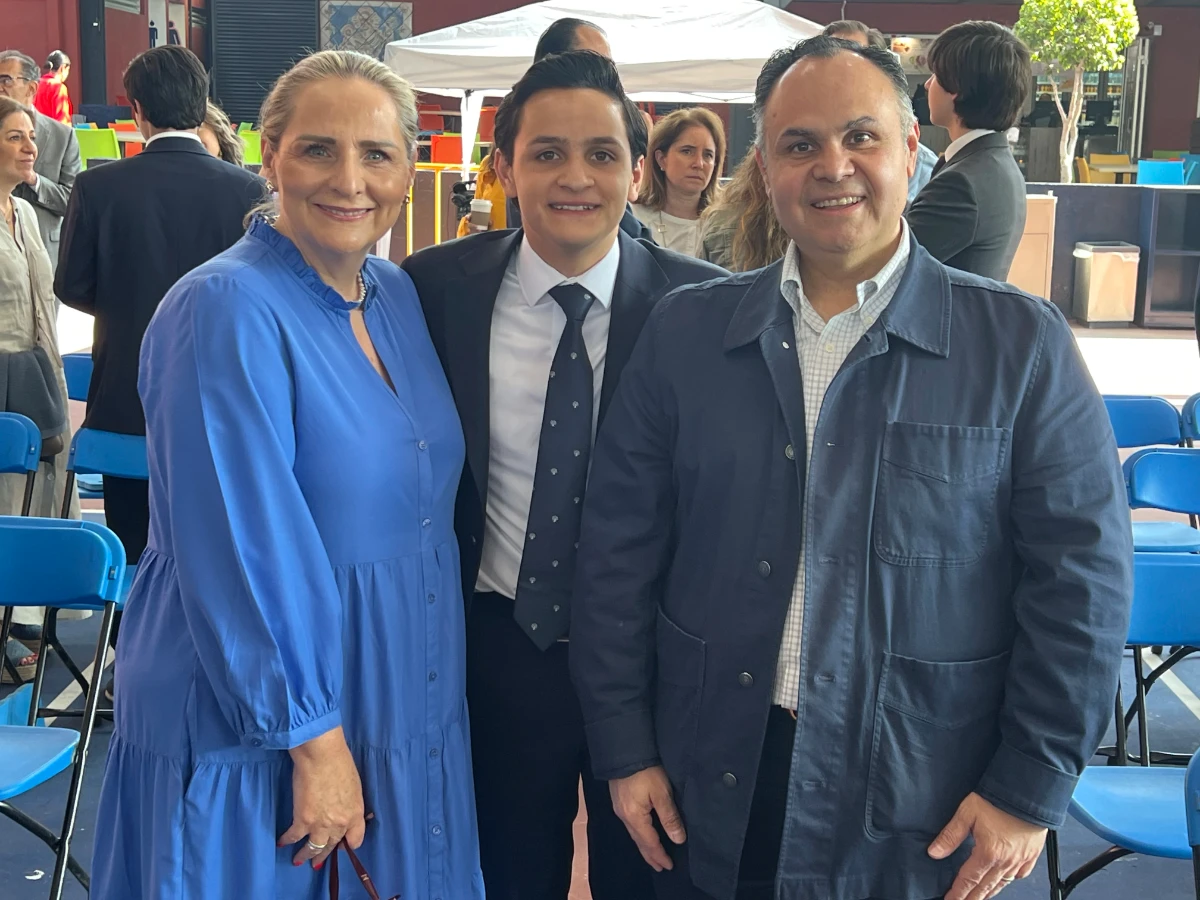 alumnos y padres de familia